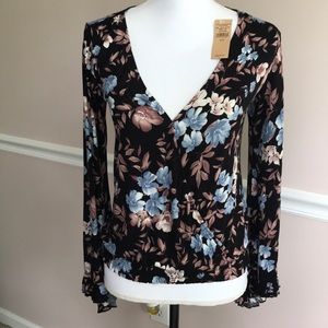 💥2 for 20💥AE Floral Wrap Top NWT